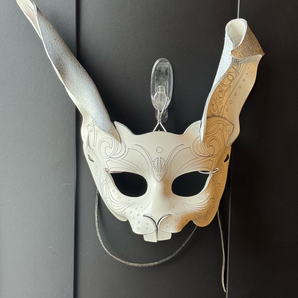 Elegant White Rabbit Mask - Picture 7 of 7